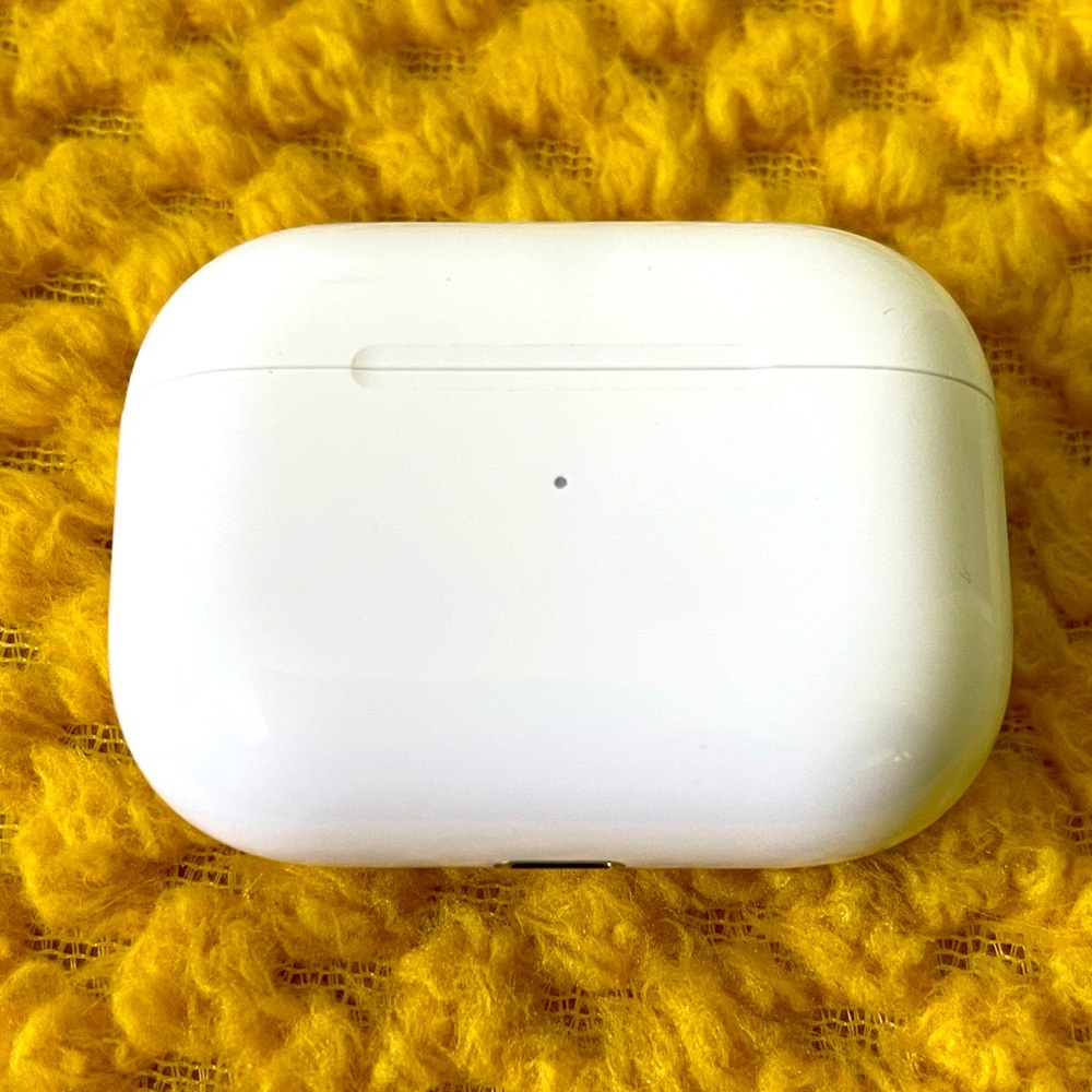 Apple AirPods Pro charging case ONLY